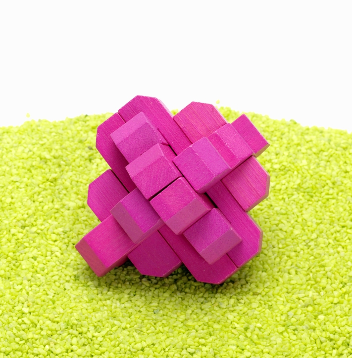 3D IQ Test Bambus Puzzle Runder Knoten magenta 9 x 8,5 x 9 cm